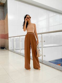 Wide Leg Trousers Outfit, Camel Outfit, Meeting Outfit, Classy Business Outfits, Cute Work Outfits, Casual Professional, Spring Work Outfits, Instagram Look, Stylish Work Outfits