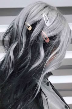 Grey Hair Black Underneath, Silver And Black Hair Color, Black And Silver Hair Ideas, Salt And Pepper Hair Color Ideas, Grey Hair With Black Highlights, Silver Hair Highlights Going Gray, Fun Natural Hair Color Ideas, Black To Grey Hair, Ghost Roots Hair