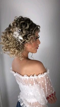 Semi Formal Hairstyles, Curly Bridal Hair, Butterfly Hair Accessories, Wedding Barrettes, Hair Cuffs, Velvet Hair, Butterfly Hair, Metallic Hair