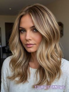 Natural Roots Balayage, Summer Hair Color For Dirty Blonde, Summer Hair 2024 Bronde, Perfect Blonde Hair Highlights, Shades Of Blonde Balayage, 2024 Blonde Balayage, Blonde Over 40 Hair, Blended Bronde Balayage, Styling Baby Hair