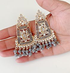 Grey dangal indian earrings. Grey Earrings, Gray Earrings, Silver Jewellery Indian, Fancy Jewellery Designs, Traditional Jewellery, Fancy Earrings, Traditional Earrings, Jewellery Indian, Desi Aesthetic