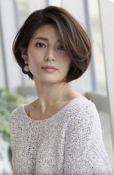 Baby Hair Cut Style, Mommy Hairstyles, Hair Cut Guide, Chin Length Haircuts, Brown Hair Looks, Chin Length Hair, Messy Short Hair, Medium Short Hair, Layered Bob Hairstyles