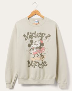 Minnie Mouse Clothes, Vintage Minnie Mouse, Minnie Mouse Outfits, Vintage Closet, Mickey And Minnie Mouse, Food Clothes, Mickey And Minnie, Vintage Mickey, Mens Fleece