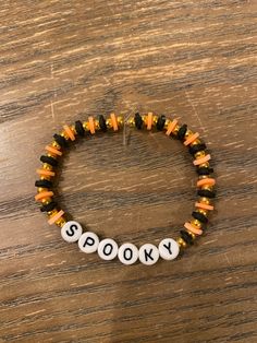 Birthday Beaded Bracelet, Cute Clay Bead Bracelet Ideas Fall, Clay Bead Fall Bracelets, Fall Braclets Ideas, Halloween Bracelets Clay Beads, Autumn Bracelet Ideas, Clay Bead Bracelet Ideas Fall, Bracelet Ideas Halloween