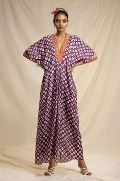 Shop for Rajdeep Ranawat Purple Silk Bandhani Print Kaftan Dress for Women Online at Aza Fashions Kaftan Dress Indian, Rajdeep Ranawat, Bandhani Print, Kaftan Tops, Printed Kaftan, Kaftan Designs, Kaftan Maxi Dress, Silk Kaftan, Standard Dress