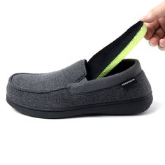 Designed for comfort and hygiene, these slippers offer personalized support with removable insoles and SILVADUR technology to combat odors. They provide lasting freshness, durability, and stability with a non-slip rubber sole. Versatile and stylish, they are the perfect choice for any man Non-slip Foam Slip-on Slippers, Comfortable Non-slip Foam Slippers, Comfortable Slippers With Arch Support And Round Toe, Comfortable Round Toe Slippers With Arch Support, Comfortable Arch Support Round Toe Slippers, Comfortable Flat Slippers With Arch Support, Cushioned Foam Slip-on Slippers, Outdoor Slip-on Slippers With Ortholite Insole, Comfortable Gray Slip-ons With Arch Support