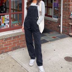 Condition: New With Tags, Brand New Size: Small Color: Black Comfy School Outfits, Black Denim Overalls, Jeans Street Style, Overall Outfit, Overalls Outfit, Jeans Overall, Black Overalls, Denim Outfits, Trendy Street Style