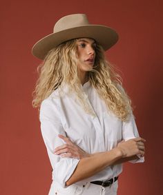 The Wesley is a great introduction to our Western collection + an easy way to infuse your everyday look with a bit of western flair. With her pinched fedora crown + wide, flat brim, the Wesley is a modern take on the traditional western hat. Men Hats Styles, Gigi Pip, Pencil Roll, Ladies Hats, Womens Hats, Western Hat, Travel Hat, Wide Brim Fedora, Diamond Crown