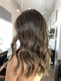 Low Maintenance Light Brown Hair, Dark Brown Hair With Highlights Blonde Balayage Low Lights Brunettes, Warm Caramel Balayage, Dark Brunette Balayage, Honey Highlights, Brown Hair Looks, Brown Hair Inspo, Brunette Balayage, Brunette Hair With Highlights