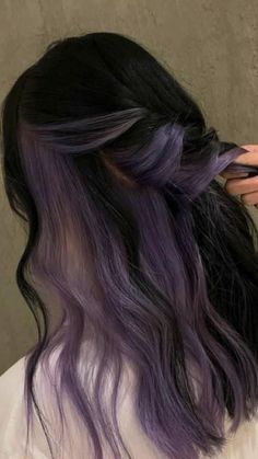 Purple Peekaboo Hair, Peekaboo Hair Colors, Purple Hair Highlights, Hairstyles Design, Peekaboo Hair, Lilac Hair