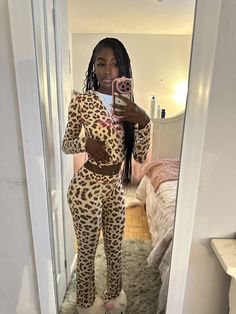 Iamgia Outfits, Cheetah Clothes, Cheetah Print Outfits, Man Eater, Baddie Outfit, Cardigan Crop, Hooded Cardigan