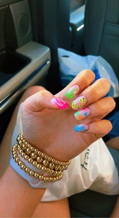 Easy Nail Ideas Preppy, Cute Nails Bright, Fun Dip Nail Designs, Nails Preppy Summer, Bright Nails Short, Preppy Nails Acrylic Summer, Cute Nails Preppy, Trending Summer Nails, Nail Ideas Bright