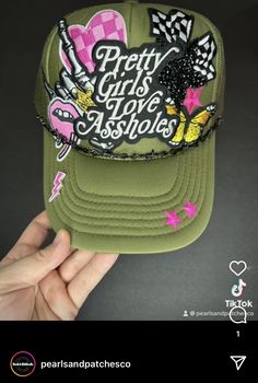 Diy Trucker Hat Ideas, Hat Decorating Ideas, Tiffany's Jewelry, Trucker Hat Ideas, Diy Trucker Hat, Truck Hat, Hat Inspiration