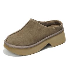 PRICES MAY VARY. 𝗠𝗲𝗺𝗼𝗿𝘆 𝗙𝗼𝗮𝗺: The Johnna Clog features plush memory foam padding that molds to your feet, providing all-day comfort. Perfect for long hours of wear, these clogs ensure your feet feel as relaxed as possible. 𝗡𝗼𝗻-𝗦𝗹𝗶𝗽 𝗦𝗼𝗹𝗲: With a non-slip rubber sole, these slip-on clogs & mules are designed for stability. Whether you're indoors or out, the textured sole offers excellent grip, reducing the risk of slips and keeping you steady on your feet. An ideal leather mul Steve Madden Clogs, Fall Clogs, Girls Clogs, Clogs For Women, Fall Winter Shoes, Black Mules, Classic Aesthetic, Platform Clogs, Suede Mules