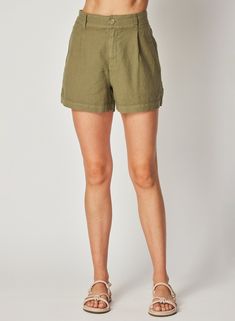 Bella DahlHanna Pleated Short - Tropical OliveBottoms Casual Khaki Shorts For Summer, Khaki Shorts For Summer Vacation, Khaki Bermuda Bottoms For Summer, Summer Khaki Shorts With Built-in Shorts, Khaki Beach Shorts, Summer Khaki Cargo Shorts, Casual Khaki Beach Shorts, Khaki Shorts With Built-in Shorts For Summer, Casual Relaxed Fit Shorts For Warm Weather