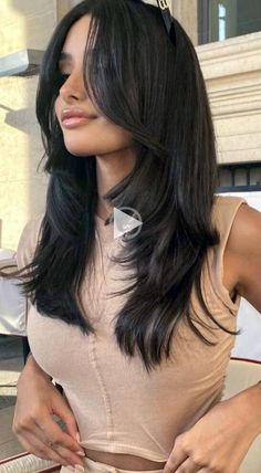 +We have rounded up some inspo for this year's it girl hair trend curtain bangs. Curtain bangs...rtain bangs long hair...rtain bangs medium hair...rtain bangs long hair...rtain bangs long...rtain bangs how to style...rtain bangs trendy...ircut 2022 trends women...22 hair trends for women...irstyles 2022 trends...22 hair trends. face framing curtain bangs big forehead, face framing curtain bangs tutorial, face framing curtain bangs side part, face framing curtain bangs ..!! It Girl Hair, Bang Inspo, Short Haircuts Shoulder Length, Medium Hair Styles For Women, The It Girl, New Hair Trends, Latest Short Haircuts, Girl Hairstyle