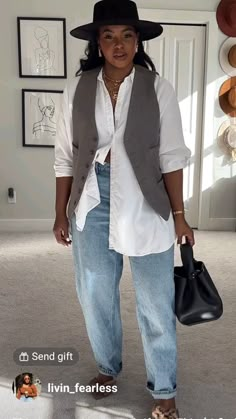 Classy Casual Jeans Outfit, Oversized Button Outfit Women, Button Down Shirt Plus Size Outfit, Work Outfits With Hats For Women, Denim Button Shirt Outfit, Baggy Jeans Office Outfit, Oversized Feminine Outfit, Longline Vest Outfit, Lori Harvey Style Casual