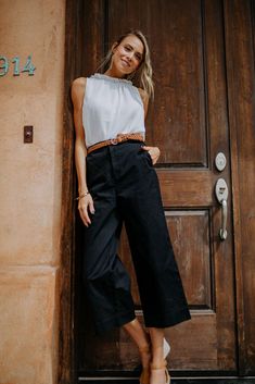 Summer Work Outfits, Pantalon Large, Work Outfits Women, Professional Outfits, Work Attire, Live Chat, Office Outfits, Outfits Casuales, Wide Leg Trousers