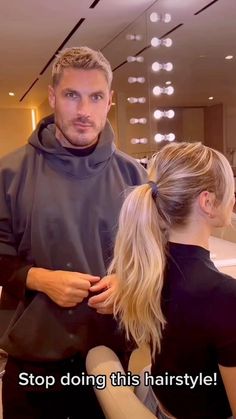 Chris Appleton | Try this Volumizing pony hack | Instagram Short Hair Ponytails, Ponytails For Short Hair, Hair Cuts For Thinner Hair, Easy Messy Bun Tutorial, Ponytails With Bangs, Egyptian Hair, Long Hairstyles With Bangs, Moss Hair, Ponytails Hairstyles