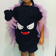 Gastly Costume - Ghost Type Pokemon for Halloween Easy Pokemon Costumes, Snorlax Costume Diy, Pokemon Costumes Kids, Make A Halloween Costume, Pokemon Costumes Diy, Gastly Pokemon, Pokemon Halloween Costume, Pokémon Party, Ghost Type Pokemon