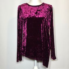 Nwot Karen Kane Christmas Blouse Size Medium Long Sleeve Tops For Winter Holiday Party, Long Sleeve Tops For Christmas Night Out, Purple Winter Party Top, Long Sleeve Blouse For Fall Holiday Party, Long Sleeve Blouse For Holiday Party In Fall, Fall Holiday Party Long Sleeve Blouse, Fall Holiday Party Long Sleeve Tops, Fall Party Blouse With Crew Neck, Long Sleeve Tops For Holiday Party