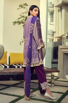 Sana Safinaz Lawn Dress in Purple Color emblazoned with beautiful print and embroidered patch. Sana Safinaz dress is available with fast Delivery in USA. Dyed Pants, Lawn Design, Pakistani Lawn Suits, Sana Safinaz, Lawn Dress, Pretty Shirts, Embroidered Organza, Embroidered Border, Lawn Fabric