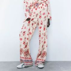 Nwot Zara Floral Print Wide Leg Trousers Size Xl Non-stretch White Pants With Floral Print, Non-stretch White Floral Print Pants, White Non-stretch Floral Print Pants, White Floral Print Pants, White Floral Print Straight Pants, Spring Printed White Pants, Beige Floral Print Pants For Spring, Spring Floral Print Beige Pants, Spring Beige Floral Print Pants