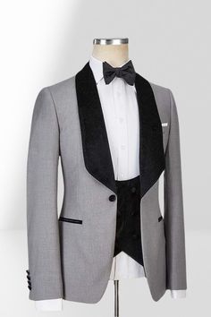 Discover Gentleman Light Grey Shawl Collar Mens Business Three Piece Suit with bradymensuit. Shop for a range of Light Grey Shawl collar men's suits for every occasion with rush order service in cheap price. Single Breasted Tuxedo For Groom, Wedding Three Piece Suit, Prom Suit Green, Gold Prom Suit, Purple Prom Suit, White Prom Suit, Pink Prom Suit, Red Prom Suit, Black Prom Suits