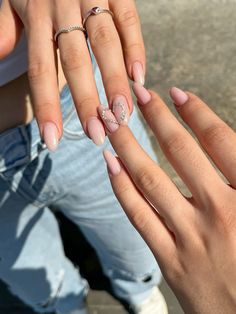 #naildesign #nails #matching #heart #summernails #bff Heart On Two Nails, Matching Nails With Cousin, Best Friend Heart Nails, Heart Matching Nails, Matching Accessories Best Friends, Pink Nail With Heart, Nails Acrylic Matching, Uñas Matching Bff