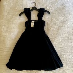 Xs Petite Black Linen Flounce Dress, Puffy Strap Design, Fully Lined, Never Worn. Chic Black Cotton Dress, Black Cotton Dress For Date Night, Cotton Ruffle Dress For Night Out, Casual Black Cotton Dress For Brunch, Black Cotton Dress For Brunch, Black Cotton Mini Dress For Brunch, Black Cotton Sundress, Black Cotton Mini Dress, Black Cotton Mini Dress With Button Closure