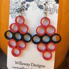 Handmade By Me! Paper Quilled Earrings, Coated To Last, Attached To Hypoallergenic Titanium Ear Wires. Very Lightweight And Eye Catching. Quilling Earrings Jhumkas, Quilling Studs, Paper Quilling Earrings, Quilled Earrings, Quilling Earrings, Quilling Ideas, Quilling Paper Craft, Quilling Paper, Black Earrings