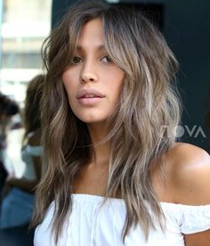 Razored Shaggy Haircut For Long Hair Cherin Choi, Mushroom Blonde Hair, Hair Is Everything, Mushroom Blonde, Long Shag Hairstyles, Long Shag Haircut, Shaggy Haircuts, Vlasové Trendy