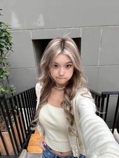 #inspo #hairstyle Ash Brown Long Hair, Skunk Hair Dye, Elegant Long Hairstyles, Long Hair Inspo, Blone Hair, Brown Long Hair, White Blonde Highlights, Skunk Hair, Hair Color Asian