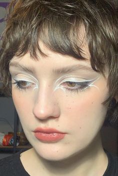 White Graphic Eyeliner Ideas, Art Nouveau Makeup, White Eyeliner Graphic, Under Eye Eyeliner, Editorial Eyeliner, White Graphic Eyeliner, White Eyeliner Makeup, Club Makeup, Makeup Editorial