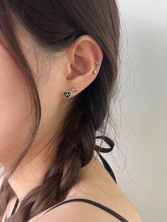 Ribbon Heart, Heart Piercing, Ear Stack, Phone Wallpaper Images, Dainty Jewelry, Ear Jewelry, Tattoos And Piercings, Ear Piercings