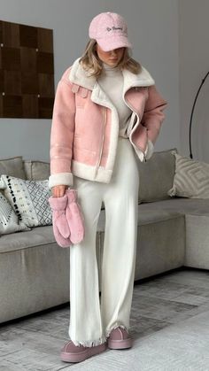 Pastel Outfit Winter, Pastel Winter Outfit, Pastel Outfits, Fashion 2025, Winter Inspo, Pastel Outfit, Girls Clothes, Winter 2024, Neutral Colors