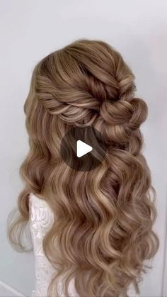 Wedding Hairstyles Step By Step Half Up, How To Bridesmaid Hair, Half Up Bridesmaid Hair Tutorial, Bridesmaids Hair Tutorial, Half Up Dos For Bridesmaids, Simple Bridal Hair Medium Length, Bridesmaid Hairstyle Medium Length, Bridesmaid Half Updo Hairstyles, Easy Half Up Half Down Hairstyles Videos