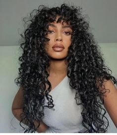 Blessed are those with long curly hair because when it comes to stylingthe sky is the limitWe're talking long braidsslicked-back high ponytailsand long curly hairstyles in dazzling shadesWith hairstyles like Long Curly Hairstyles, Layered Haircuts For Medium Hair, Black Curly, Mixed Hair, Long Curls, Curly Hair Women, Curly Hair Inspiration