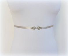 Women's thin silver elastic vintage jeweled waist belt by MissLaceAccessories on Etsy Silver Waist Belt, Pearl Wedding Dress Belt, Bridesmaid Belt, Pearl Wedding Dress, Silver Centerpiece, Lace Tube Top, Waist Belts, Wedding Dress Belt, Elastic Waist Dress