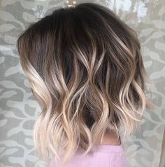 Short Hair Ideas Medium Short Haircuts, Wavy Bob Hairstyles, Wavy Bob, Haircuts For Wavy Hair, Ombré Hair, Short Hair Balayage, Ombre Hair Color, Beauty Inside, Blonde Ombre