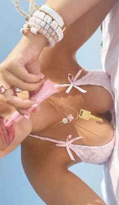 #pink #haileybieber #rhode #beach #bikini Preppy Gold Jewelry, Rhode Ribbon, Nail Inspo Beach, Girly Outfits Aesthetic, Pink Mood Board, Princess Pilates, Aesthetic Ig Story, Nails Selfie, Aesthetic California