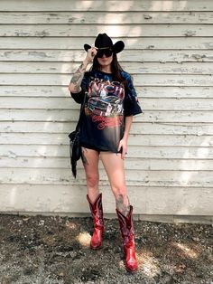 Yallternative, edgy, country and western styled vintage 90s T-Shirt. I wore this outfit to the Nashville Vintage Market.   🖤"The Black Knight” Dale Earnhardt NASCAR T-Shirt.  🖤Idyllwind “ICON embroidered western tall cowboy boots”.  🖤Stetson cowboy hat.   #idyllwind #bootbarn #cowboy #western #yallternative #westernfashionblogger #alternativefashion #alternativegirl Alt Western Outfits, Western Gothic Aesthetic Outfit, Punk Western Fashion, Dark Western Aesthetic Outfits, Alt Cowgirl Outfits, Western Gothic Outfit, Dark Western Outfits, Western Alternative Outfits, Goth Country Outfits