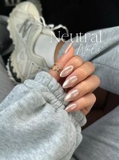 This collection of tan chrome nails offers a trendy and sophisticated option for those looking to add a touch of glam to their look. With a sleek chrome Chrome Wedding, Champagne Nails, Tan Nails, Bridesmaids Nails, Milky Nails, Chrome Nail Art, Edgy Nails, Chrome Nail