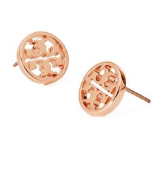 Directly from Tory Burch - Our iconic collection, reimagined as jewelry. Great for every day, the Miller Stud Earring features our cut-out double 'T' in plated brass. Made for pierced ears. Tory Burch Official Site. Preppy Jewelry, Miller Sandal, Rose Gold Studs, Tory Burch Jewelry, Tory Burch Miller, Rose Gold Earrings, Jewelry Pouch, Pierced Ears, Designer Jewelry