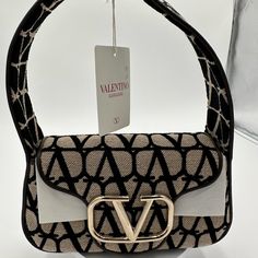 Brand New Comes With Dust Bag Studded Leather Bag, Valentino Garavani Bag, Juicy Couture Charms, Valentino Black, Black Leather Handbags, Valentino Bags, Leather Bucket, Wallet Bag, Grey Leather