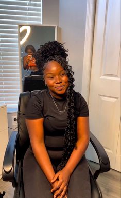 Black Woman Twist Hairstyles, Hairstyle For Island Twist, Hairstyles On Twists, Styles With Island Twist, Island Twist With Bow, Hairstyle With Twist Braids, Styles To Do On Twist, Styles To Do With Island Twist, Style Island Twist