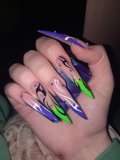 Purple And Green Nails, Marvel Nails, Paznokcie Hello Kitty, Stilleto Nails Designs, Nails Yellow, Happy Nails, Goth Nails, Edgy Nails