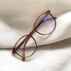 Anti Blue Light Glasses Aesthetic, Brown Framed Glasses, Glasses For Women Aesthetic, Cute Trendy Glasses, Aesthetic Blue Light Glasses, Bluelight Glasses Aesthetic, Brown Frame Glasses, Glasses For Blue Eyes