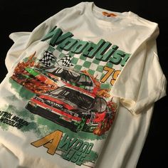 T-shirts Vintage, Classic Racing Cars, Vintage Race Car, Retro Designs, Short Sleeve Tops, Comfortable Tops, Vintage Racing, Racing Cars, Fast And Furious