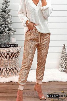 Details:Material: Cotton+Polyester+SequinWaist Type: MiddleSIZEUS/CANBUSTWAISTHIPSS2-433"-34"26"-27"36"-37"M6-835"-36"28"-29"38"-39"L10-1237"-39"30"-32"40"-42"XL12-1440"-42"33"-35"43"-45" Sequin Pants Outfit, Plain Pants, Sequin Pants, Party Pants, Plus Size Kleidung, Solid Clothes, Fashion Pattern, Pants Outfit, High Waisted Pants